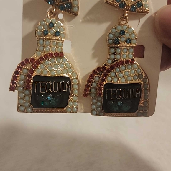 Earrings, novelty, fashion with rhinestones, tequila bottle NWOT - Picture 3 of 7